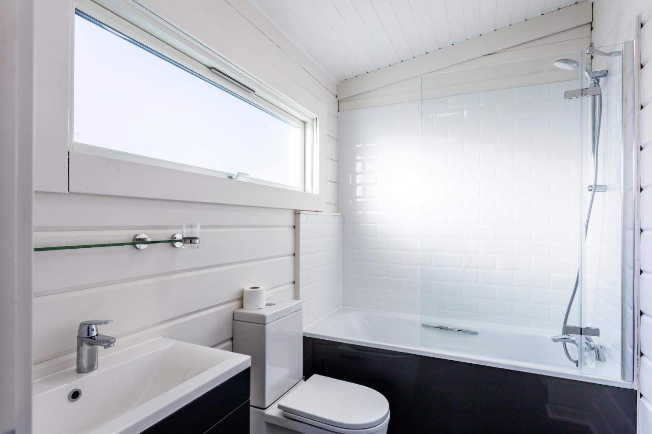 Roydon Marina Village Lodges Екстериор снимка
