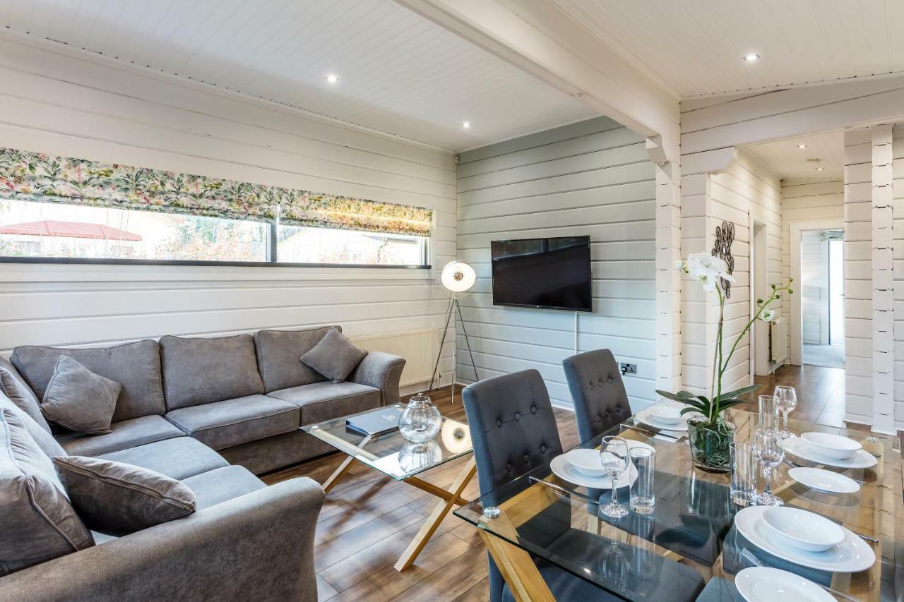 Roydon Marina Village Lodges Екстериор снимка