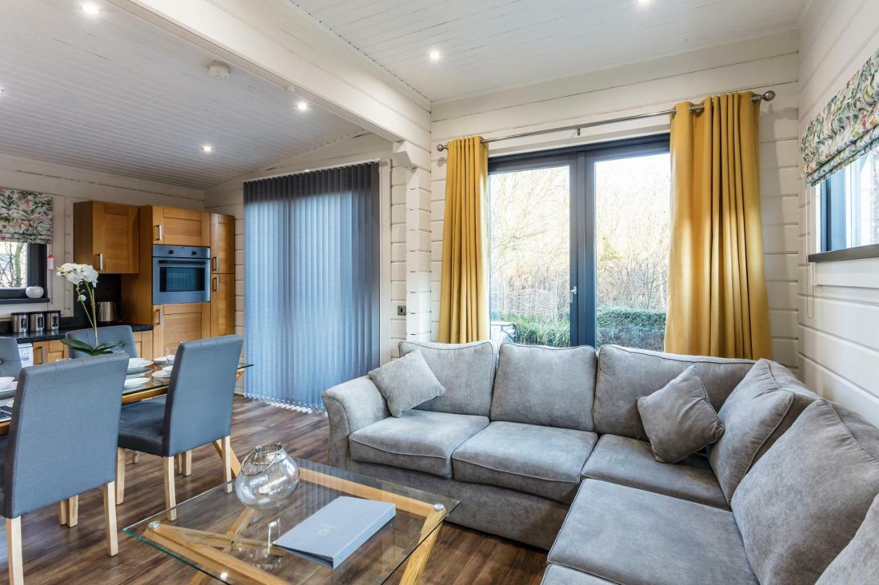 Roydon Marina Village Lodges Екстериор снимка